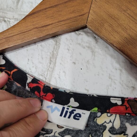 V Life dog print scrub top - Picture 5 of 10